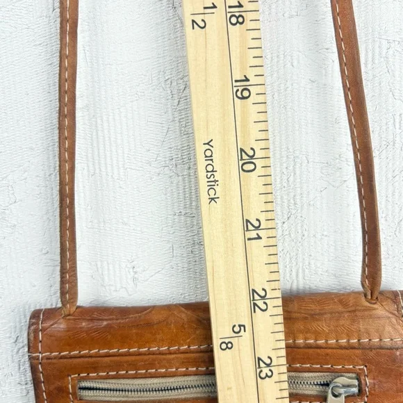 VTG Leaders in Leather Tan Leather Crossbody Bag Built in Wallet - Picture 7 of 16